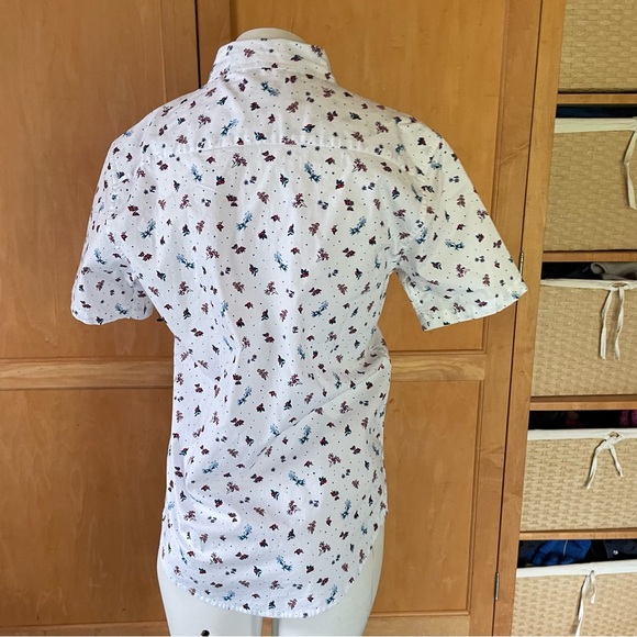 NWOT No Boundaries Short Sleeve Shirt - Picture 2 of 3
